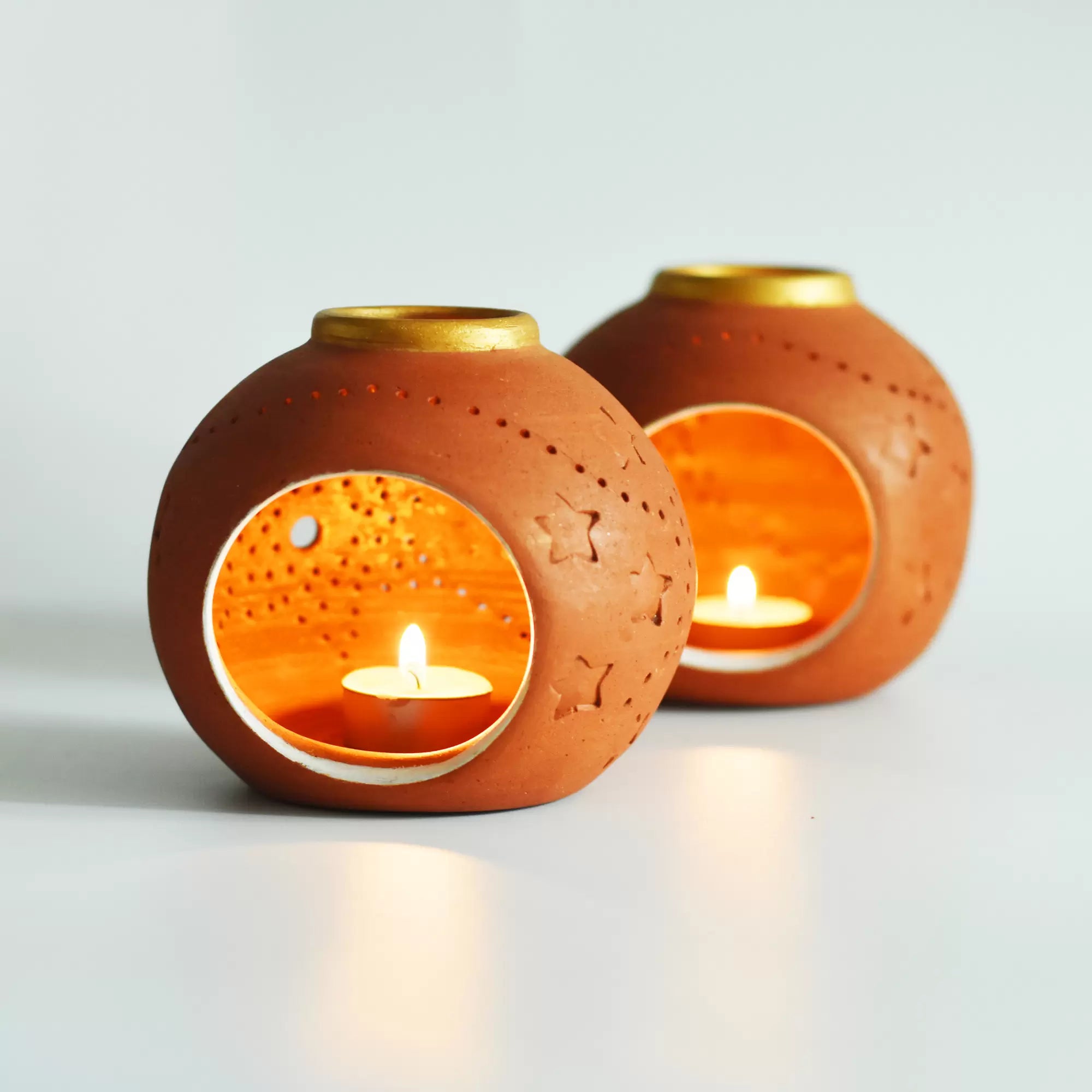 GLO Candle Holder Set Of 2 + 2 Tealights Free
