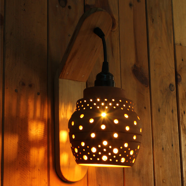 BEE Wall Light with Wooden Holder