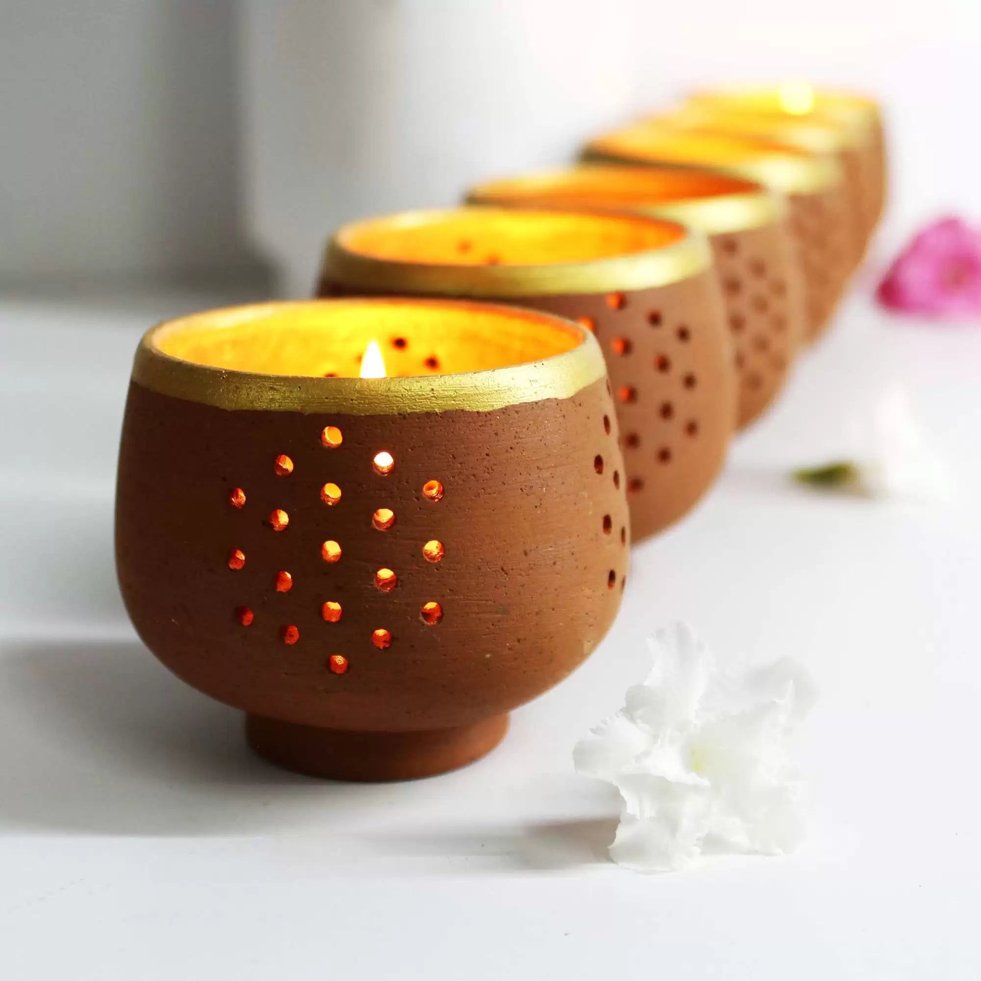 TUB Tea Light Holder Set of 6 + 6 HD Candles FREE