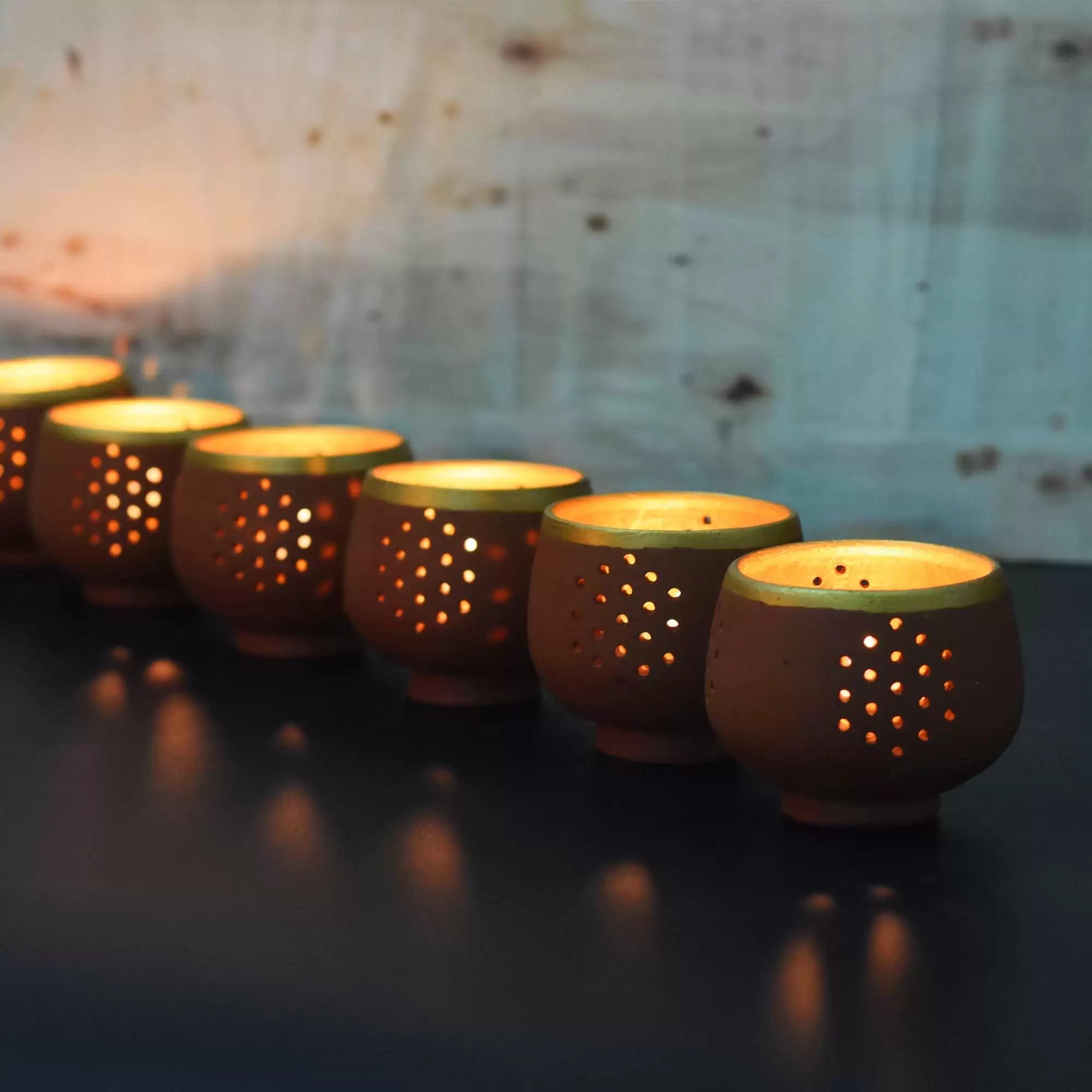 TUB Tea Light Holder Set of 6 + 6 HD Candles FREE