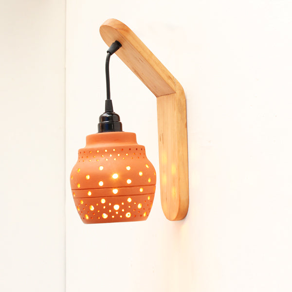 BEE Wall Light with Wooden Holder