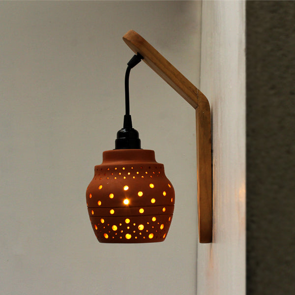 BEE Wall Light with Wooden Holder