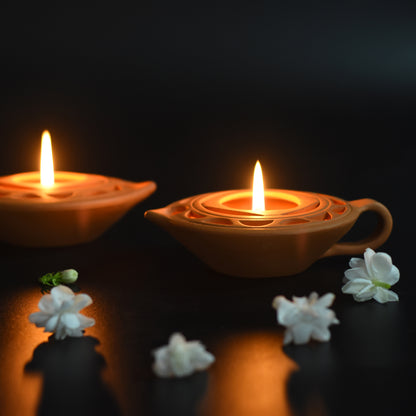 Queen Diya Candle Holder Set of 2 + 2 HD Candles Free