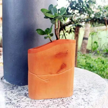 Buuk Terracotta Planter